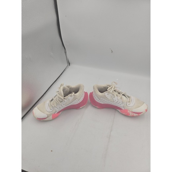 Under Armour Girls Boys 3.5Y Gym Basketball Volleyball Tennis Shoes Pink White - Picture 14 of 16